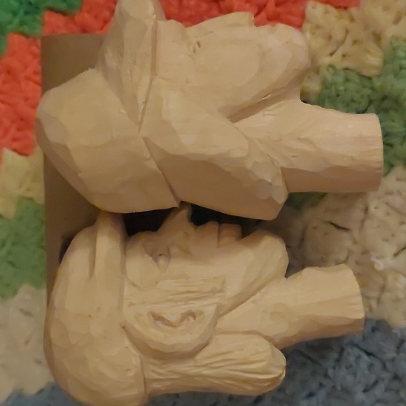 Set of 2 Hand-carved Wooden Heads - Picture 7 of 7